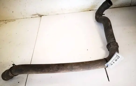 Engine coolant pipe/hose