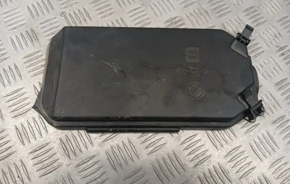 Mercedes-Benz SL R231 Fuse box cover A2315400282