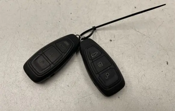 Ford Mondeo MK IV Ignition key/card 