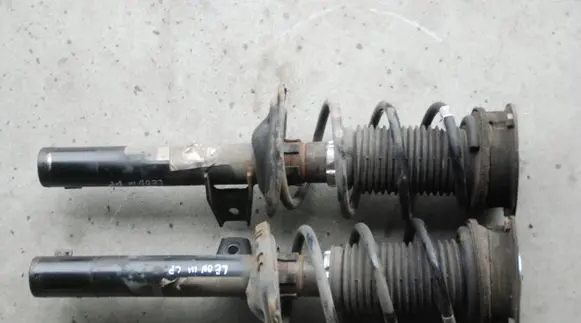 Seat Leon (5F) Front shock absorber with coil spring 105KM