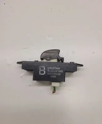 Mitsubishi Colt Electric window control switch MR587944 C8DD411MB