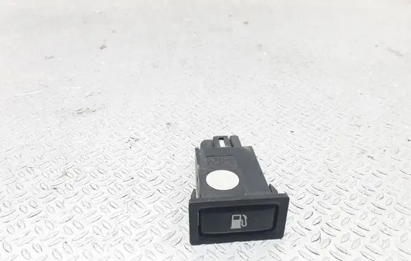Toyota Avensis T250 Fuel tank opening switch 156795