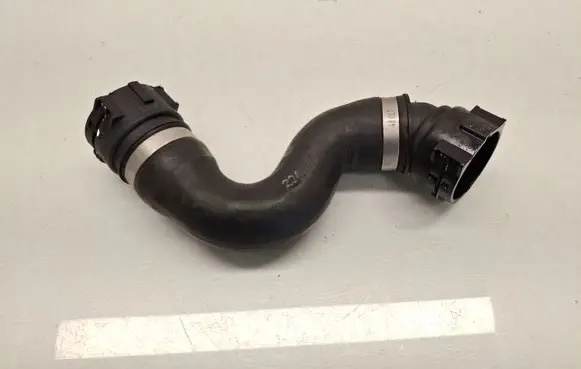 BMW 5 E60 E61 Engine coolant pipe/hose 7565780