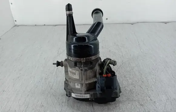 Peugeot 308 Power steering pump 9686207180