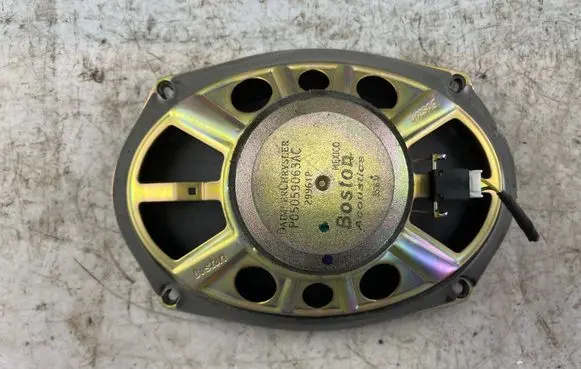 Chrysler 300 - 300C Front door speaker P05059063ac