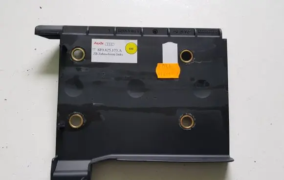 Audi A5 8T 8F Other interior part 8F0825173A
