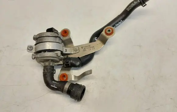 Porsche Taycan 9J1 Water pump 9J1965567FJLK01