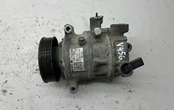 Volkswagen PASSAT B6 Air conditioning (A/C) compressor (pump) 5K0820803C 117882104B4
