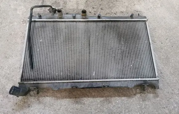 Subaru Legacy Coolant radiator 080312