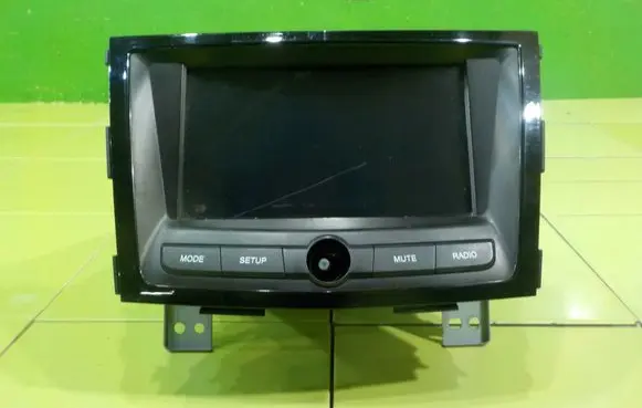 SsangYong Tivoli Radio/CD/DVD/GPS head unit 8915035000