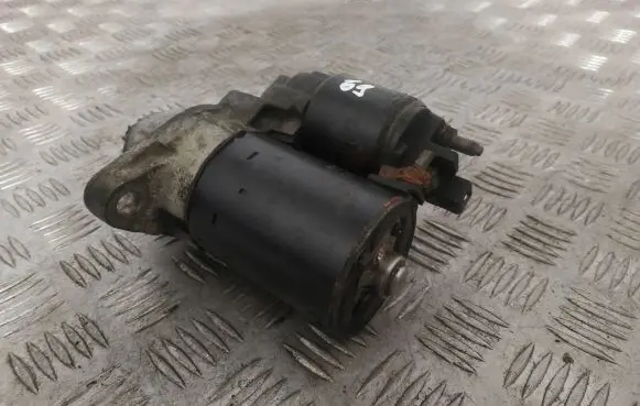 Volkswagen Polo Starter motor 0001120400