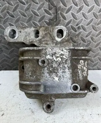 Volkswagen PASSAT B6 Engine mount bracket 1K0199262P