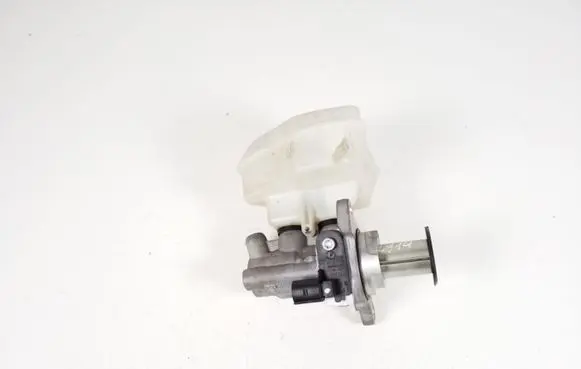 Master brake cylinder