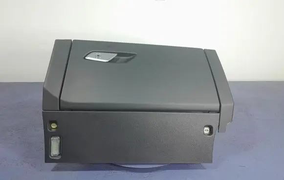 Glove box
