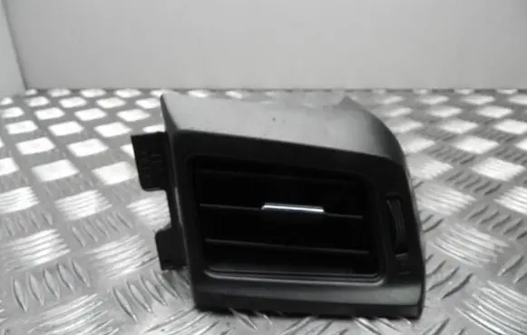 Rear air vent grill