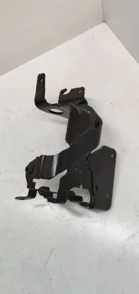 Peugeot 2008 II ABS pump bracket 9831013180
