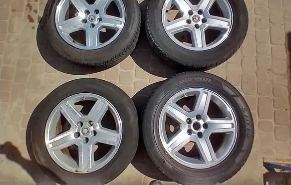Chrysler 300 - 300C R18 alloy rim 1DV22TRMAB