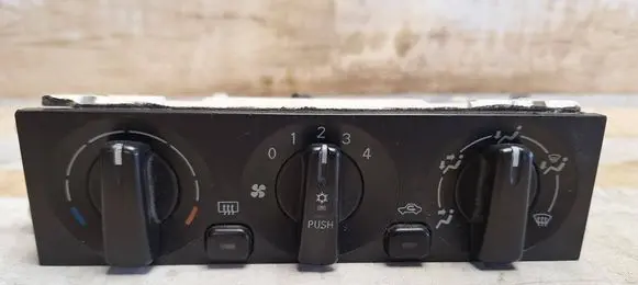 Mitsubishi Space Wagon Climate control unit MR398658