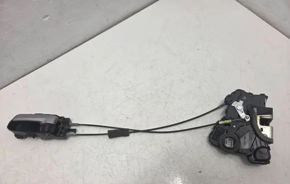 Suzuki Grand Vitara II Front door lock A046693