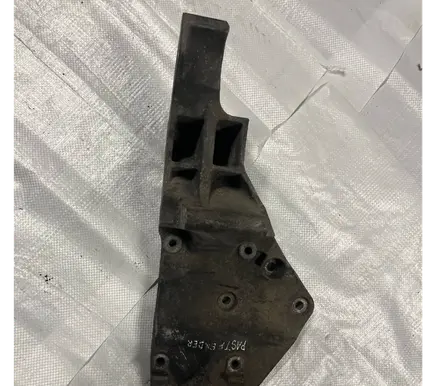 Nissan Pathfinder R51 Engine mounting bracket PA97FEBEE8