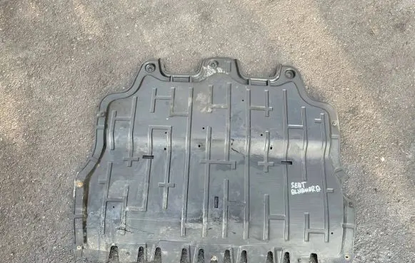 Seat Alhambra (Mk2) Engine splash shield/under tray 7N0825235