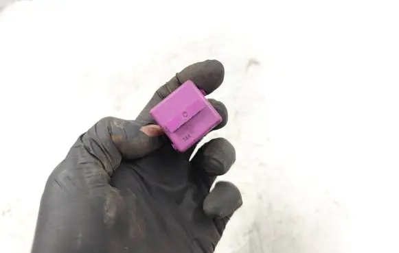 BMW 5 E39 Other relay 1388911