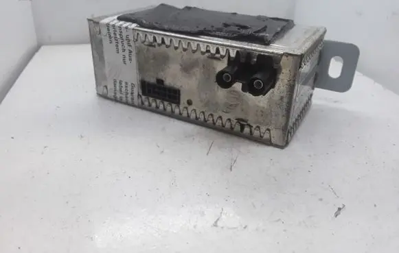 Toyota Avensis T250 Aerial antenna amplifier PZ445E933102 T34030519