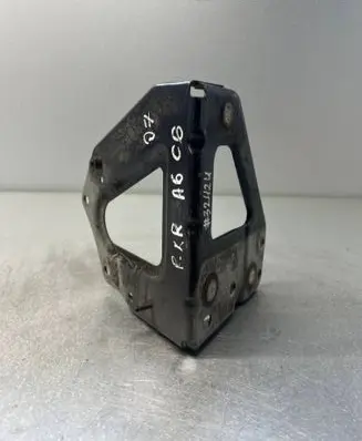 Fender mounting bracket