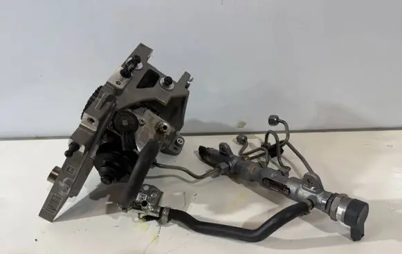 Alfa Romeo Stelvio Fuel pump bracket 55284373 55260843 0445010747