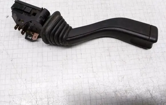 Opel Omega A Wiper control stalk 90213328501328 090221175501175