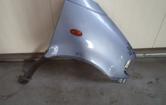Nissan Serena Fender