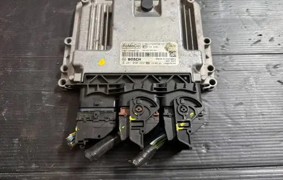 Ford Fiesta Engine control unit/module C1B112A650CE 0281030222