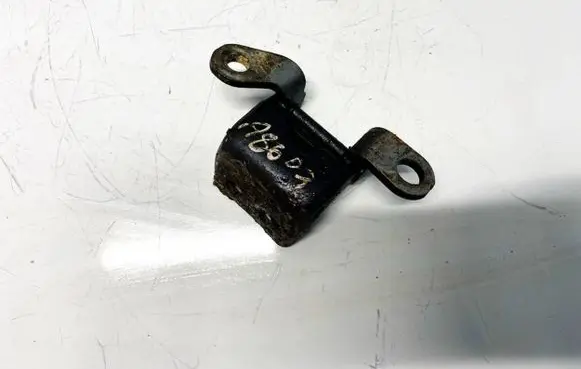 Honda CR-V Rear door lower hinge