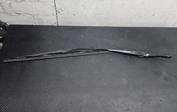 Opel Meriva A Front wiper blade arm 13139725