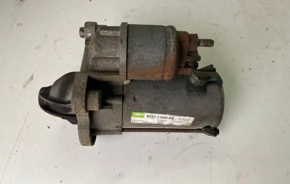 Ford Focus Starter motor 8V2111000AE