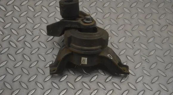Hyundai Santa Fe Engine mount bracket