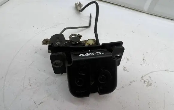 KIA Sorento Tailgate/trunk/boot lock/catch/latch 812303E000