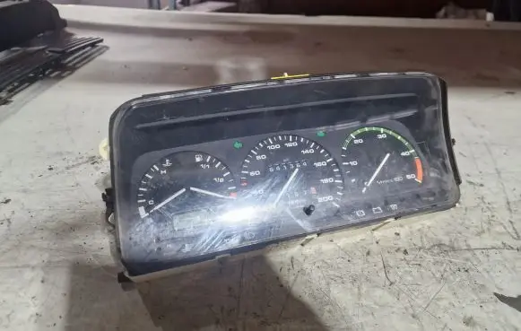 Volkswagen Transporter - Caravelle T4 Speedometer (instrument cluster) 701919033EK
