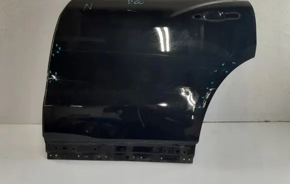 Maserati Levante Rear door