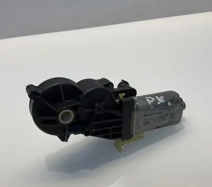 Mercedes-Benz CLS C219 Seat adjustment motor 0390203212