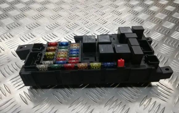 Volvo S60 Fuse module 8678449diep2x