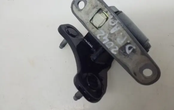 Mercedes-Benz E W212 Front door lower hinge A2047201837