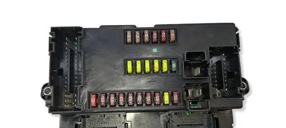 Citroen Relay III Fuse module 1365823080 Y503440520109 BCM25001
