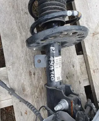 Peugeot 308 Front wheel hub spindle knuckle