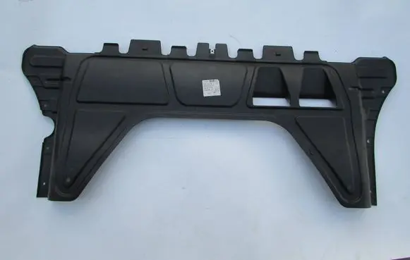 Volkswagen Golf VII Engine splash shield/under tray 3Q0825235A