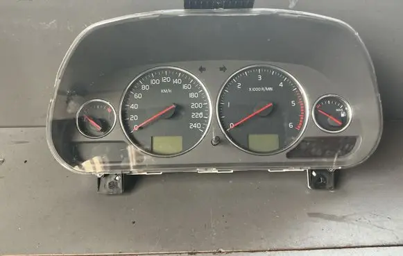 Speedometer (instrument cluster)