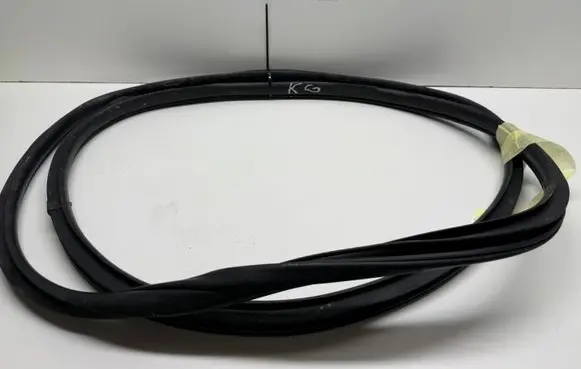 Dodge Durango III Rear door rubber seal (on body)