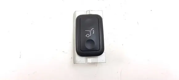 Mercedes-Benz C W204 Tailgate opening switch A2048707151