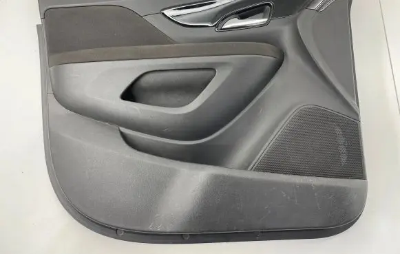 Opel Mokka X Front door card panel trim