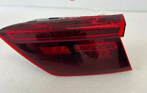 Volkswagen Tiguan Tailgate rear/tail lights 5NA945308D 2SA01252202 00682942